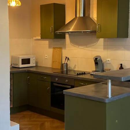 Апартаменты L De Jeanne Компьень